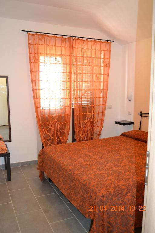 Oasi Peppa Villa Ascea Rum bild